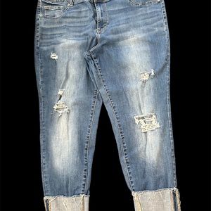 Maurices distressed cropped jeans. Great Condition